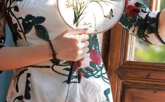 秀人网 – 南湘baby内衣私房写真，悄悄绽放的不只是一件衣服。