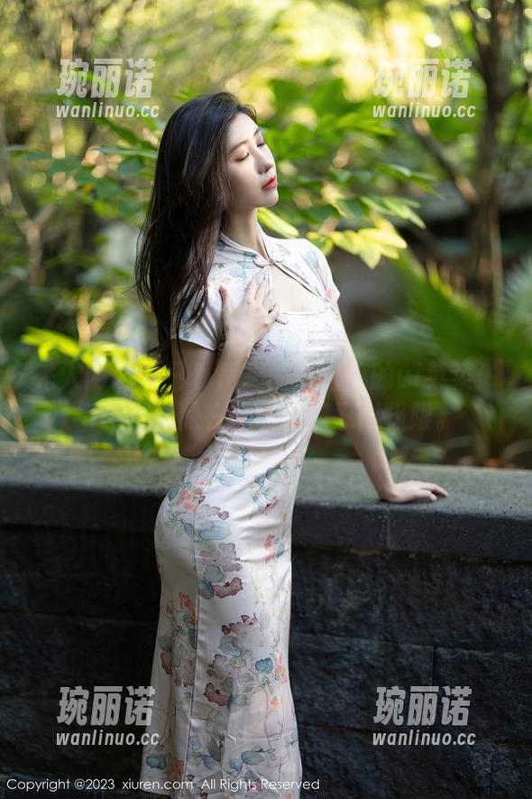 秀人网 - 夏日私房里的吃白菜的vi菜菜：每张都像是在挑战你的忍耐极限。