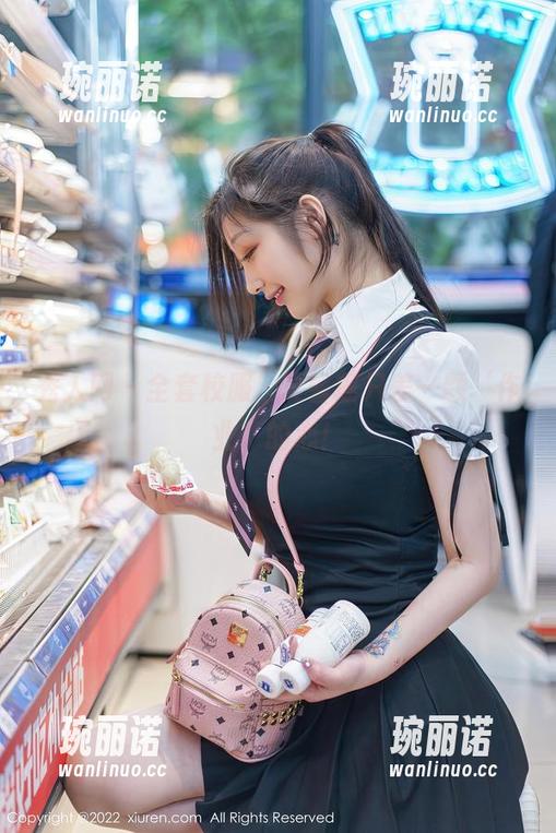 秀人网 - 全套校服，夏馨瑶只差一颗‘作业’的心！