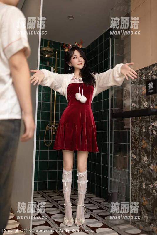 秀人网 - 塑形就要滑稽：奶油妹妹定制体操服写真，运动风也能很有趣！