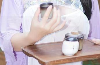 秀人网 – 图册里的真实白芷yy：少女模式开启，原图说话，超乎想象的欢乐！