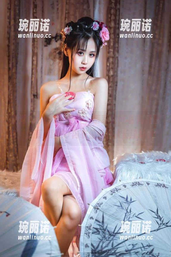 江湖人称‘色玩意’，萌芽儿o0的高清图包，加藤惠睡衣+内衣值得细水长流地看！
