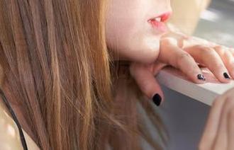 蜜桃社 – 当桃乃香Tina穿上睡衣，我突然意识到，哦，原来也可以把这种慵懒穿得如此自如。