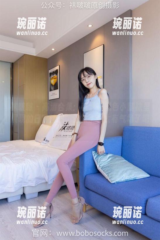 袜啵啵 - 高清合集：稚予在黑色小腿袜里展现的日常迷思，这袜子也太有气场了吧！
