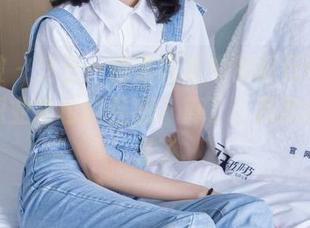 袜啵啵 – 芝士：高清写真中的银行制服，难道职业装也能性感？算了，我的内心迷惑了