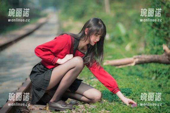想感受西呱呀呀呀的温柔？先来个COS下载，保证虚拟滋养啊！
