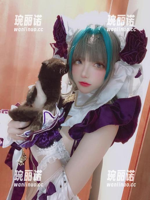 网袜写真，起起子vvvv教我如何优雅又无畏地踩在风上！