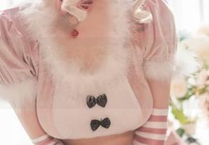 女仆心事，超皮皮皮奶的私房图片像是在耳边轻声聊