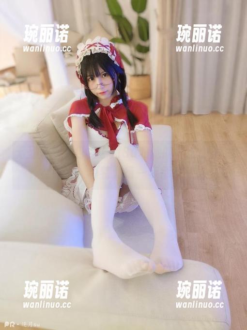 无圣光、图包，逐月Su和她的孔雀和服，什么情况，模特儿每一步都在走火。