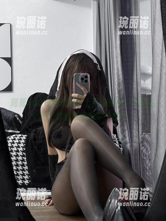 阿薰kaOri的透明护士高清图集，看看这个护士到底想给我多少检查。