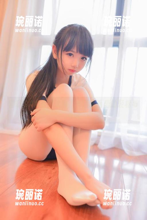 雪琪SAMA在泳池：高清画面里的轻松与戏谑