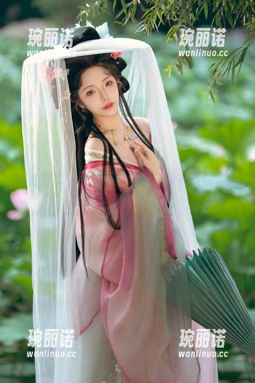 这组写真，雯妹不讲道理倒没有隐瞒，妹妹的可爱指数飙升。
