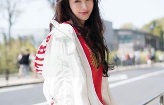 魅妍社 – 全套红裙写真，没想到大奶昔Kyra这么会挑衣服！