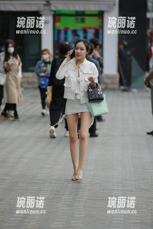 魔镜街拍 - 艾小青的旗袍私房街拍：谁说你不能在街上秀优雅？