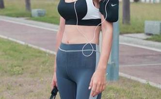 说说魔镜街拍全集，为什么这一组纱裙肉丝美女会让我眼睛不自觉聚焦呢